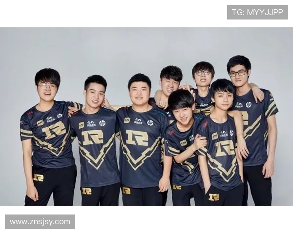 赛后分析：RNG与TES在比赛中的战术灵活性与应变能力探讨